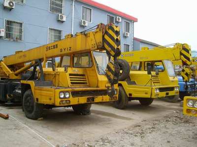 高空作業車租賃價格與服務指南 從8噸到200噸及24小時響應